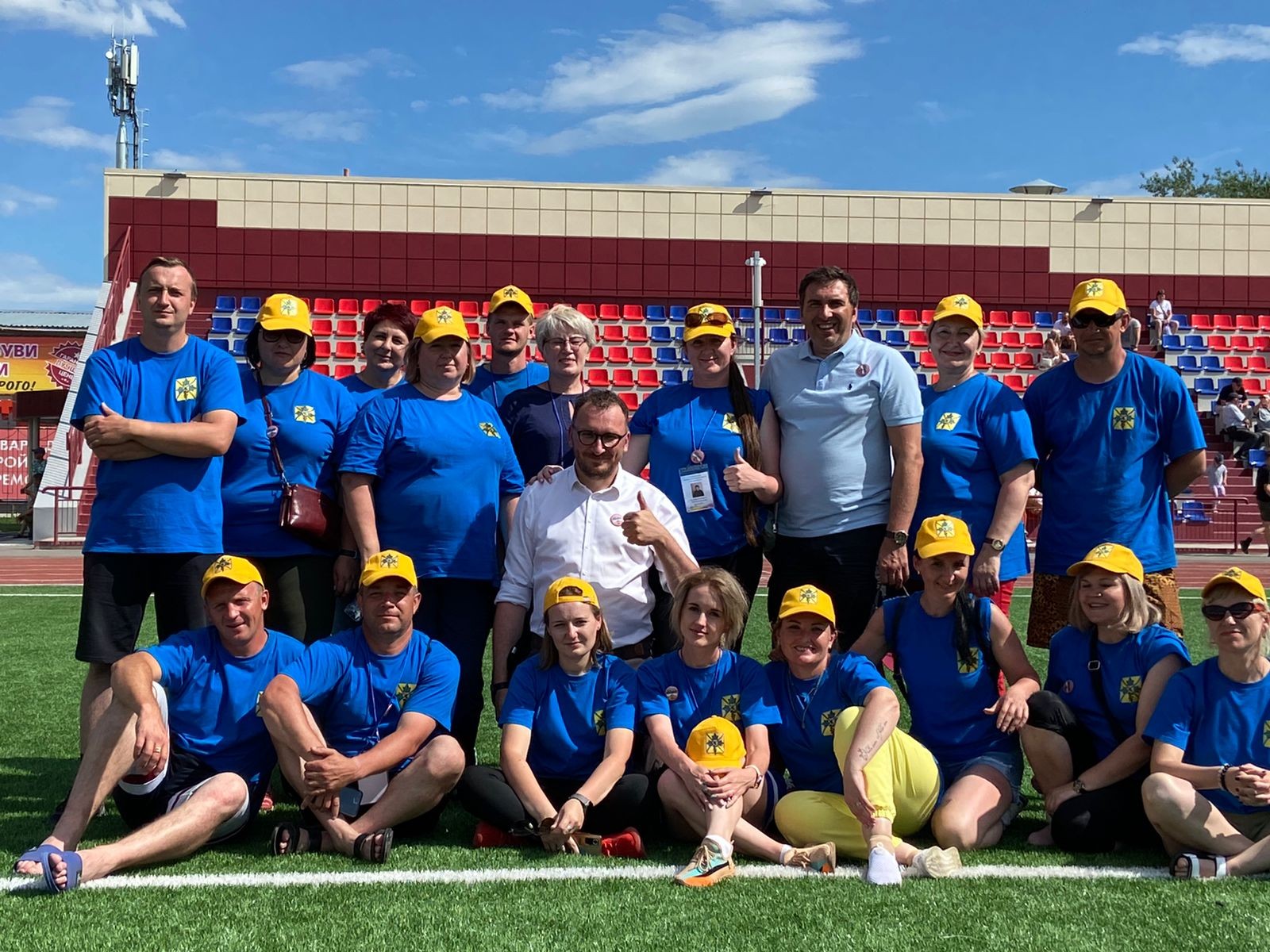 2_Фото на память с министром_команда Каргатской ЦРБ